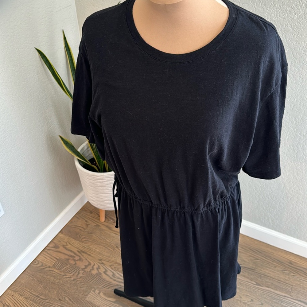 Black beach cover up or casual dress. Size L old navy